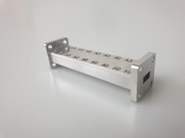 Waveguide / filtre passe bande 37.4 - 30 GHz hyperfréquences